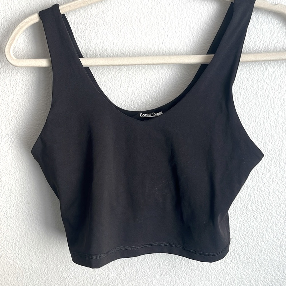 black cropped athletic tank top from hollister